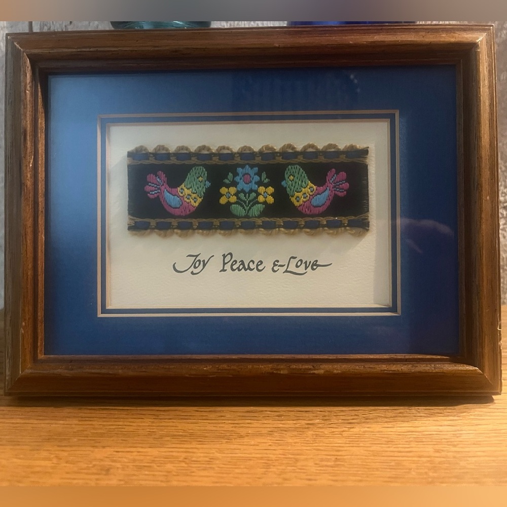 ✨Vintage Isidore Needle Art “Joy Peace & Love” Framed Textile